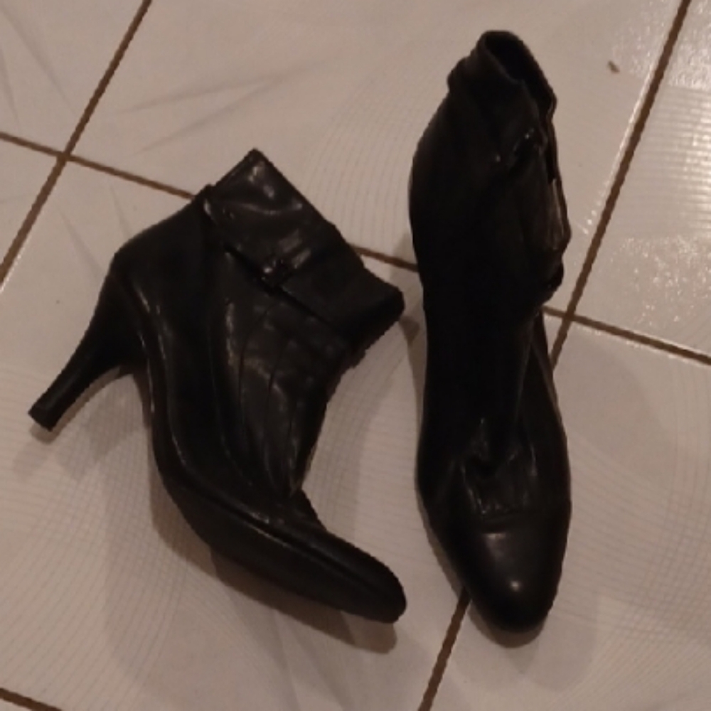 Free Add-on  Elegant Short Black High Heeled Boots - Size 10
